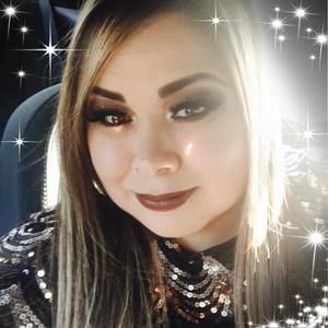 Meet your Posher, Adelfa